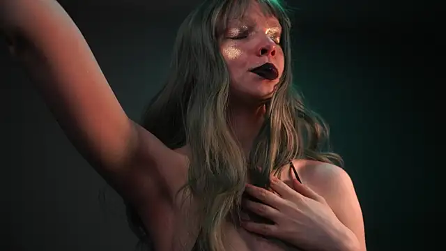 Snapshot of ginger_hugs chatting on 04-20-26, 10:11 ginger hugs online show from 04-20-26, 10:11