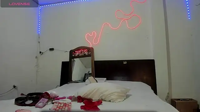 Snapshot of latinaStepmom chatting on 06-30-26, 10:44 latinaStepmom online show from 06-30-26, 10:44
