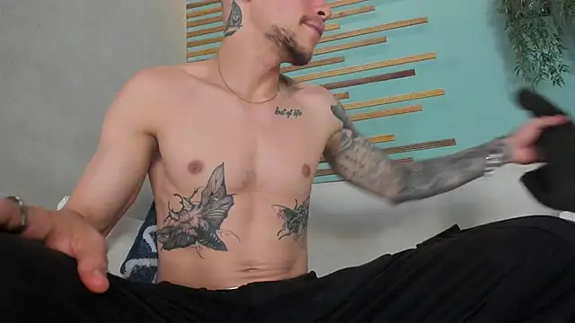 Snapshot of french_sexx chatting on 03-05-26, 01:45 french sexx online show from 03-05-26, 01:45