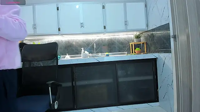 Snapshot of french_sexx chatting on 04-14-26, 01:44 french sexx online show from 04-14-26, 01:44