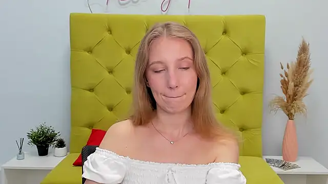 LolaWilsons online show from 05-20-26, 06:52