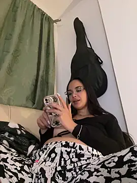 Snapshot of gabyaridi chatting on 03-11-26, 03:01 gabyaridi online show from 03-11-26, 03:01