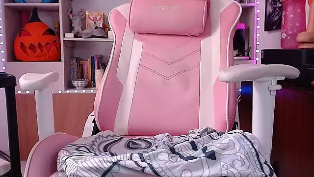 Snapshot of Sodom_333 chatting on 02-05-25, 04:58 Sodom 333 online show from 02-05-25, 04:58