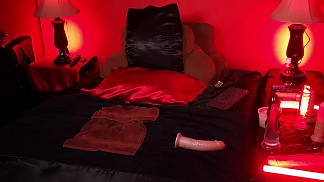 JenniferCD online show from 11-18-25, 06:12