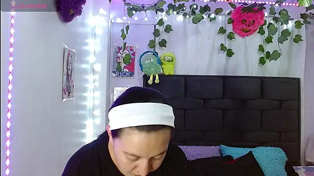 the lesbian game online show from 04-28-26, 07:19