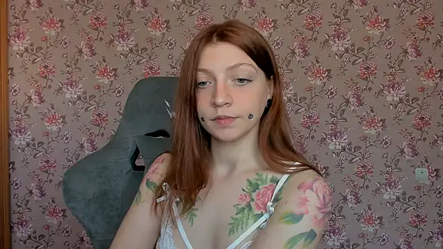 Snapshot of Lolly_Haze chatting on 06-19-26, 04:17 Lolly Haze online show from 06-19-26, 04:17