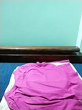 Luxcute286 online show from 05-08-26, 11:21
