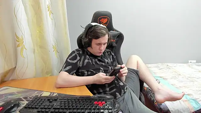 iliaskrislove online show from 03-24-26, 04:12