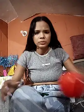 Snapshot of GinaParker_ chatting on 01-01-25, 01:37 GinaParker online show from 01-01-25, 01:37