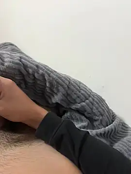 Snapshot of Omar472 chatting on 01-17-26, 07:06 Omar472 online show from 01-17-26, 07:06