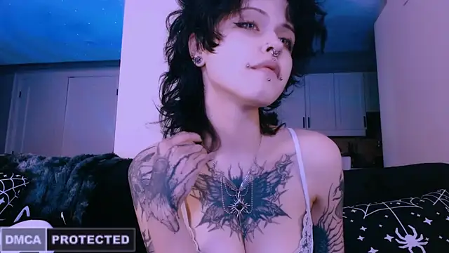 NaughtyLittleFox online show from 04-12-26, 05:12