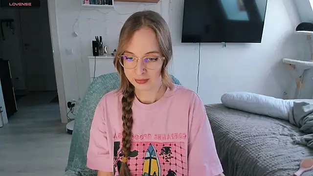 violet blue eyes online show from 02-16-26, 12:56