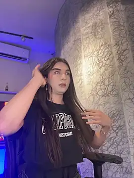 Snapshot of saracaball_ chatting on 06-19-26, 03:55 saracaball online show from 06-19-26, 03:55