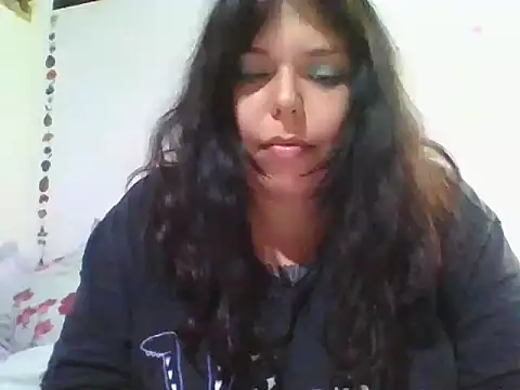 scarletttlove online show from 04-26-26, 01:47