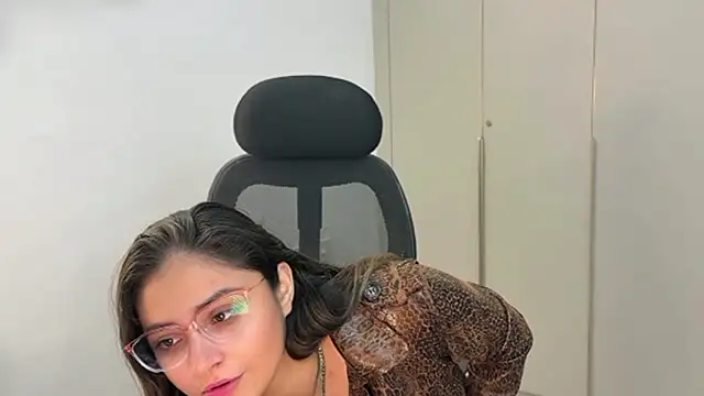 demieliss online show from 01-05-26, 06:33