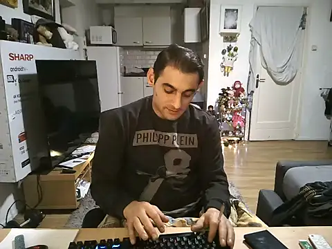 Snapshot of mihaimichael chatting on 12-19-25, 12:28 mihaimichael online show from 12-19-25, 12:28