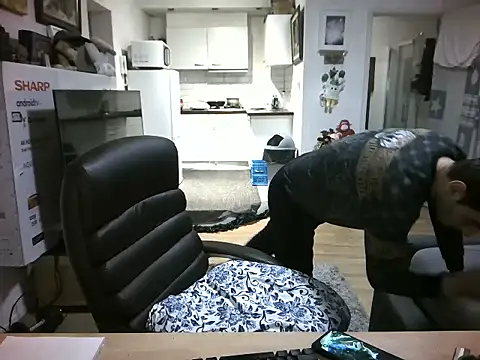 Snapshot of mihaimichael chatting on 12-20-25, 03:41 mihaimichael online show from 12-20-25, 03:41