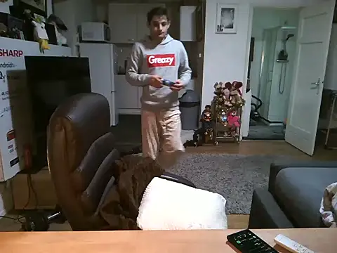 Snapshot of mihaimichael chatting on 01-11-26, 02:11 mihaimichael online show from 01-11-26, 02:11