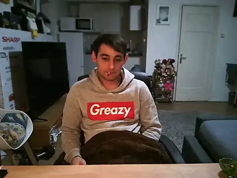 Snapshot of mihaimichael chatting on 01-12-26, 02:17 mihaimichael online show from 01-12-26, 02:17