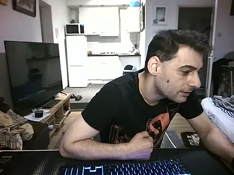 Snapshot of mihaimichael chatting on 03-23-26, 10:58 mihaimichael online show from 03-23-26, 10:58