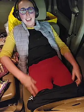 Snapshot of AstridFalk23 chatting on 11-25-25, 12:32 AstridFalk23 online show from 11-25-25, 12:32