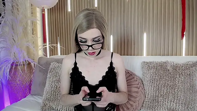 Snapshot of Tayzon_Foxxx chatting on 04-28-26, 08:47 Tayzon Foxxx online show from 04-28-26, 08:47