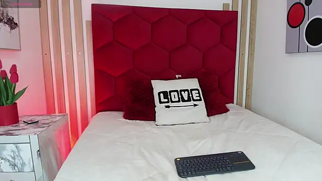 Snapshot of Tayzon_Foxxx chatting on 07-04-26, 08:15 Tayzon Foxxx online show from 07-04-26, 08:15