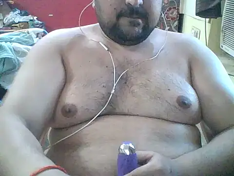 Snapshot of ARYANAVAILABLE chatting on 05-20-26, 11:49 ARYANAVAILABLE online show from 05-20-26, 11:49