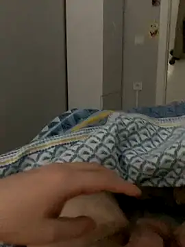 Snapshot of Erenn34 chatting on 12-15-25, 10:03 Erenn34 online show from 12-15-25, 10:03