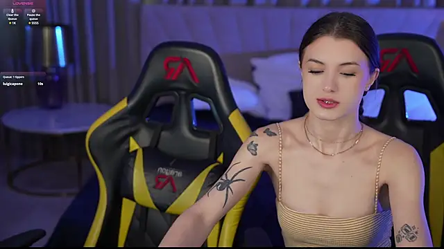 Snapshot of Britney054 chatting on 02-20-25, 08:17 Britney054 online show from 02-20-25, 08:17