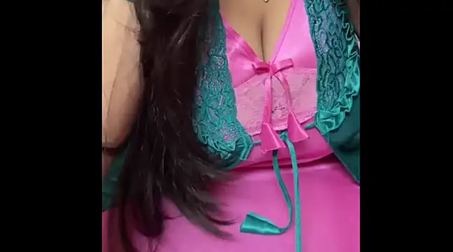 Snapshot of Moody_Girl2 chatting on 12-22-24, 06:37 Moody Girl2 online show from 12-22-24, 06:37