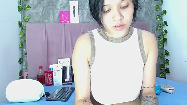 anitacorreahotcm101 online show from 03-24-26, 07:52