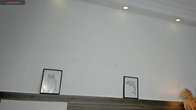 SaraaJhonsonn online show from 04-30-26, 02:34