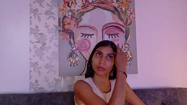 Snapshot of taty_miller chatting on 07-14-26, 01:17 taty miller online show from 07-14-26, 01:17