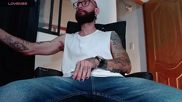 ren stipee online show from 02-15-25, 04:03