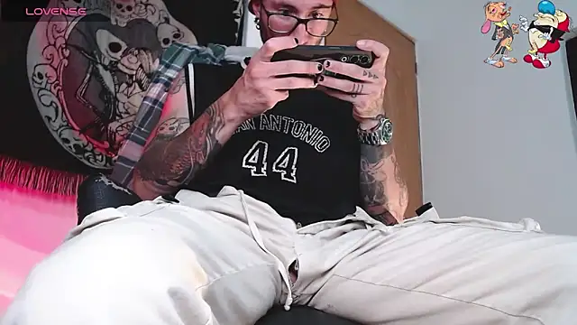 ren stipee online show from 10-01-25, 10:10