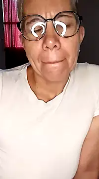 Snapshot of luz_bella chatting on 12-16-24, 10:40 luz bella online show from 12-16-24, 10:40