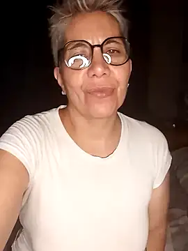 Snapshot of luz_bella chatting on 01-29-25, 01:48 luz bella online show from 01-29-25, 01:48