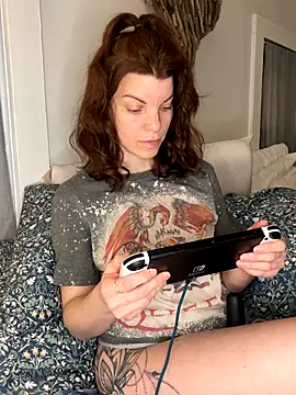 wildefaye online show from 11-23-25, 02:00