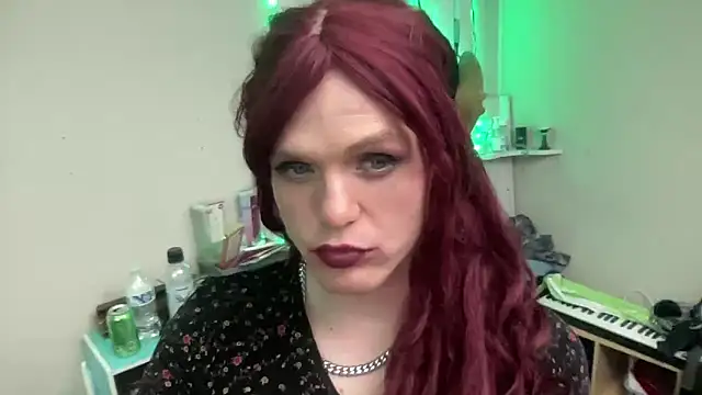 Snapshot of sum1betterthanmost chatting on 12-20-25, 02:40 sum1betterthanmost online show from 12-20-25, 02:40