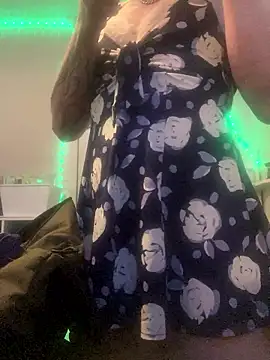 Snapshot of sum1betterthanmost chatting on 01-09-26, 04:26 sum1betterthanmost online show from 01-09-26, 04:26