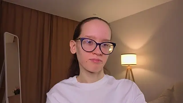 Snapshot of BettyBrowni chatting on 03-19-26, 04:11 BettyBrowni online show from 03-19-26, 04:11