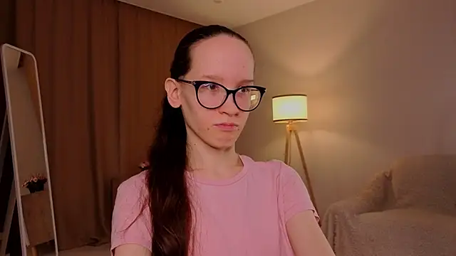 Snapshot of BettyBrowni chatting on 03-29-26, 04:07 BettyBrowni online show from 03-29-26, 04:07