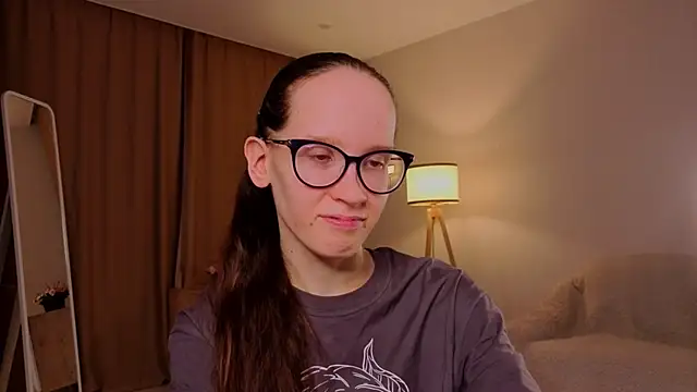 Snapshot of BettyBrowni chatting on 03-30-26, 04:08 BettyBrowni online show from 03-30-26, 04:08