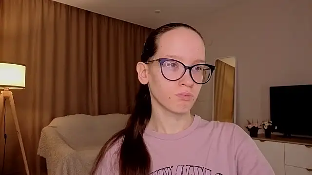 Snapshot of BettyBrowni chatting on 04-12-26, 04:12 BettyBrowni online show from 04-12-26, 04:12