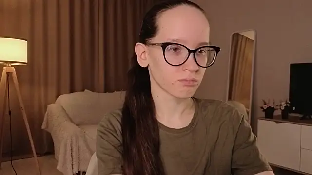 Snapshot of BettyBrowni chatting on 04-16-26, 04:08 BettyBrowni online show from 04-16-26, 04:08