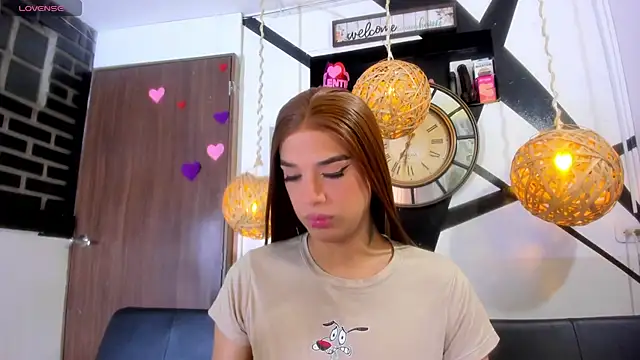 Snapshot of victoria_aleia_ chatting on 06-11-26, 10:30 victoria aleia online show from 06-11-26, 10:30