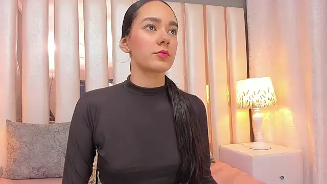 EmmyCruzZ online show from 03-23-26, 01:04