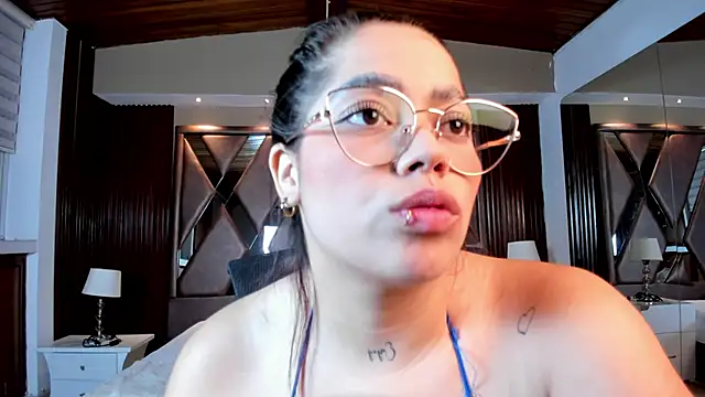 Snapshot of Melisa_Soto chatting on 04-21-26, 01:42 Melisa Soto online show from 04-21-26, 01:42