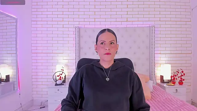 Coco Balenciaga  online show from 03-31-26, 11:43